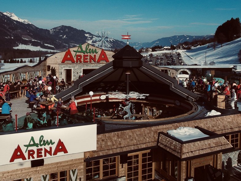 Die Bar für den Skiurlaub in Schladming direkt an der Piste Die Bar für den Skiurlaub in Schladming direkt an der Piste