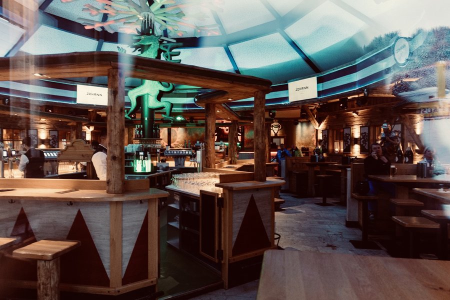 Die Bar für den Skiurlaub in Schladming direkt an der Piste Die Bar für den Skiurlaub in Schladming direkt an der Piste